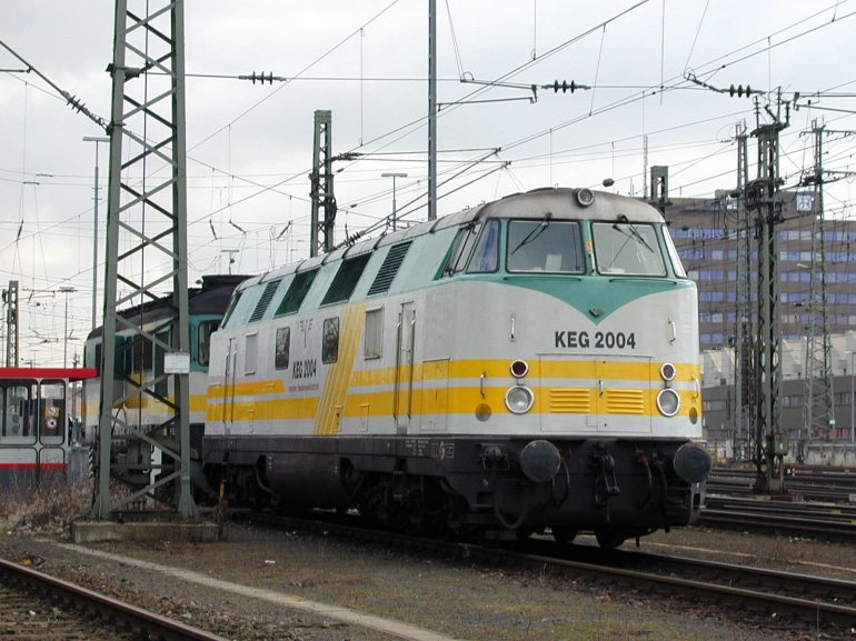 [KEG 2004 steht am 19.02.2001 zusammen mit KEG 2101 im W&uuml;rzburger Hbf.]