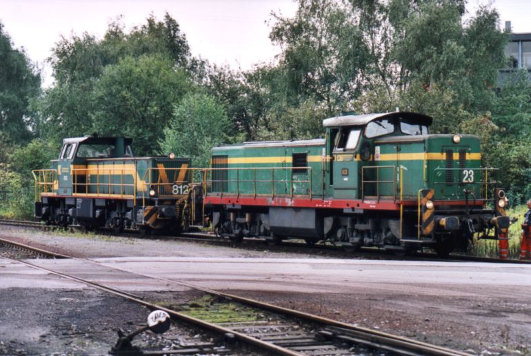 [DE 23 und 812 im Dortmunder Hardenberghafen (September 2000)]