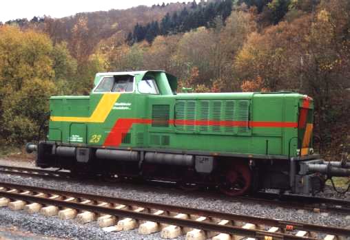 [WAB 23 beim Gleisbaueinsatz im Bahnhof Helsa (04.11.2000)]