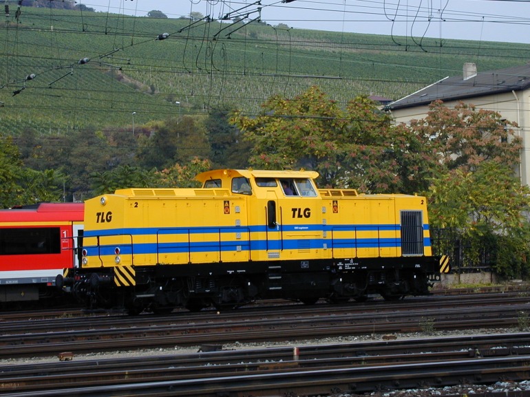 [TLG 2 am 15.09.2000 bei der Durchfahrt in Würzburg Hbf.]