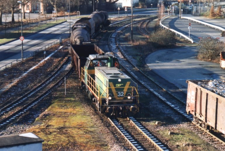 [DE 32 am - schneefreien - 13.01.2001 im Dortmunder Hafen]