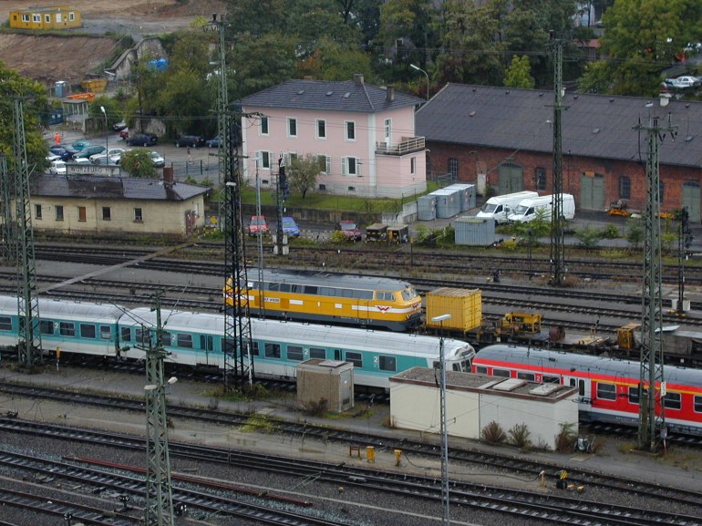 [Wiebe 6 am 21.09.2000 in Würzburg Hbf.]