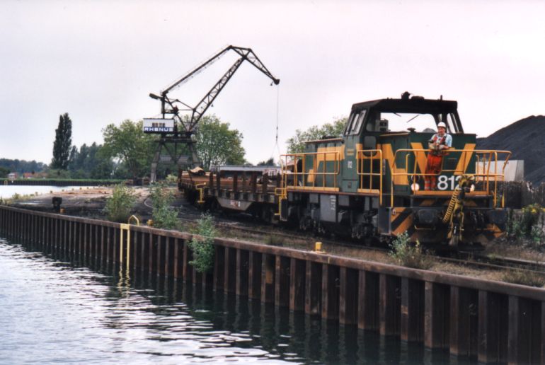 [DE 812 im Dortmunder Hardenberghafen (September 2000)]