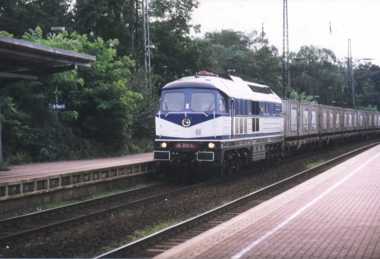 [BGW DE 300.02 im September 2000 in Castrop-Rauxel Hbf.]