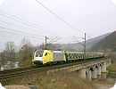 [Dispolok ES 64 U2-029 mit einem Reisesonderzug nahe Hrschel]