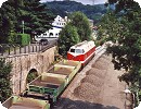 [228 742 mit leeren Schotterwagen an der Baustelle Essen-Kupferdreh]