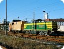 [211 074 der Erfurter Gleisbau GmbH in Sonneberg Hbf ...]