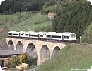 [Eine Dreifachgarnitur OSB-Regioshuttles bei Bad Peterstal]