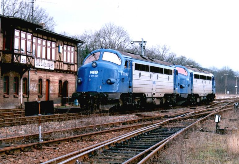 [NEG V170 1147 und 1149 am 26.01.2001 in Bad Salzungen]